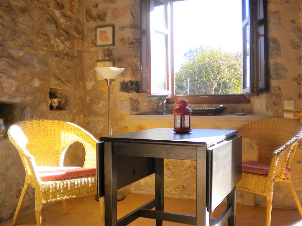 Arcadian Stone House In A Quiet Landscape, Leonidion Βίλα Πούλιθρα Εξωτερικό φωτογραφία