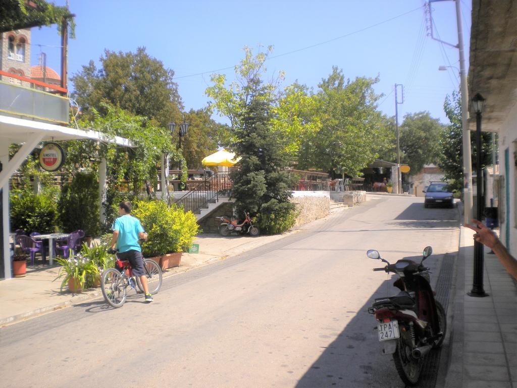 Arcadian Stone House In A Quiet Landscape, Leonidion Βίλα Πούλιθρα Εξωτερικό φωτογραφία