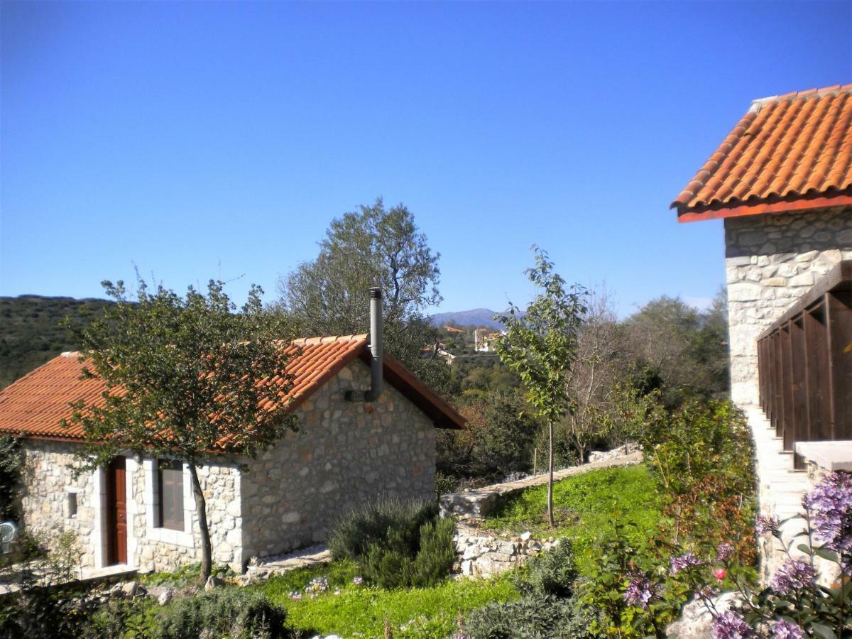 Arcadian Stone House In A Quiet Landscape, Leonidion Βίλα Πούλιθρα Εξωτερικό φωτογραφία
