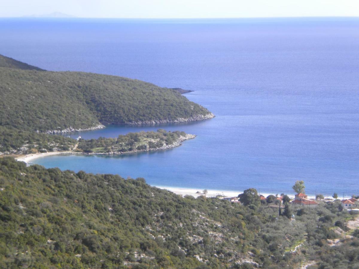 Arcadian Stone House In A Quiet Landscape, Leonidion Βίλα Πούλιθρα Εξωτερικό φωτογραφία